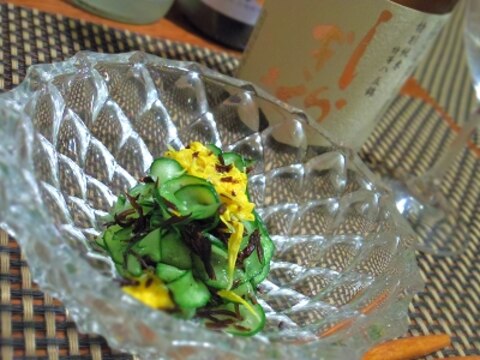 さっぱり美味しい、キュウリとヒジキの酢の物